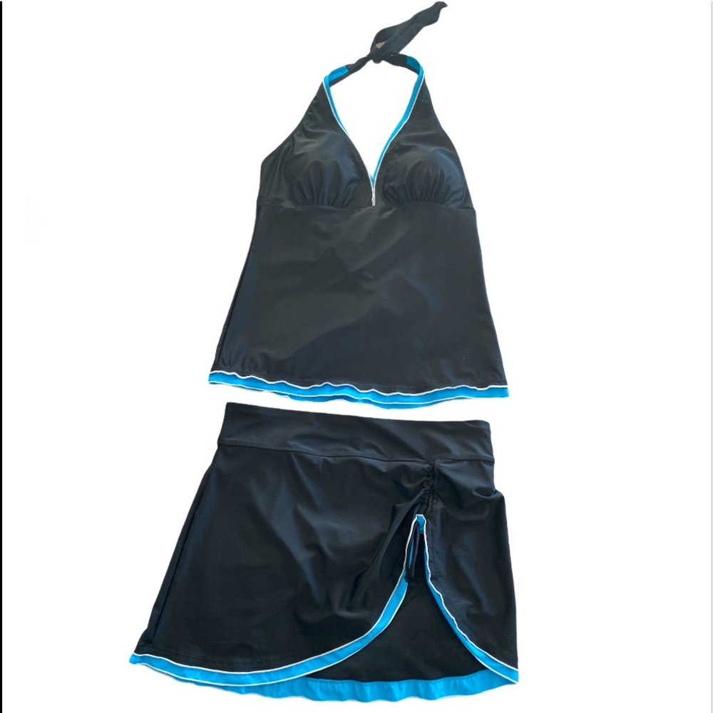 Women’s 2-piece bathing suit